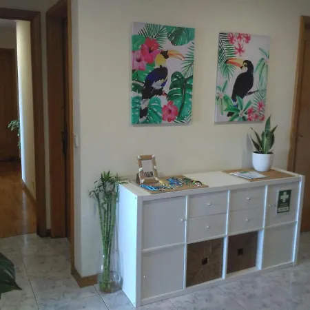 Mar - V N Gaia Pansiyon Aguda (Porto)